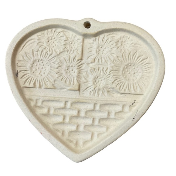 3 Vintage Pampered Chef Clay Stone Heart cookie Molds 1994 1995 1996 - Picture 5 of 8